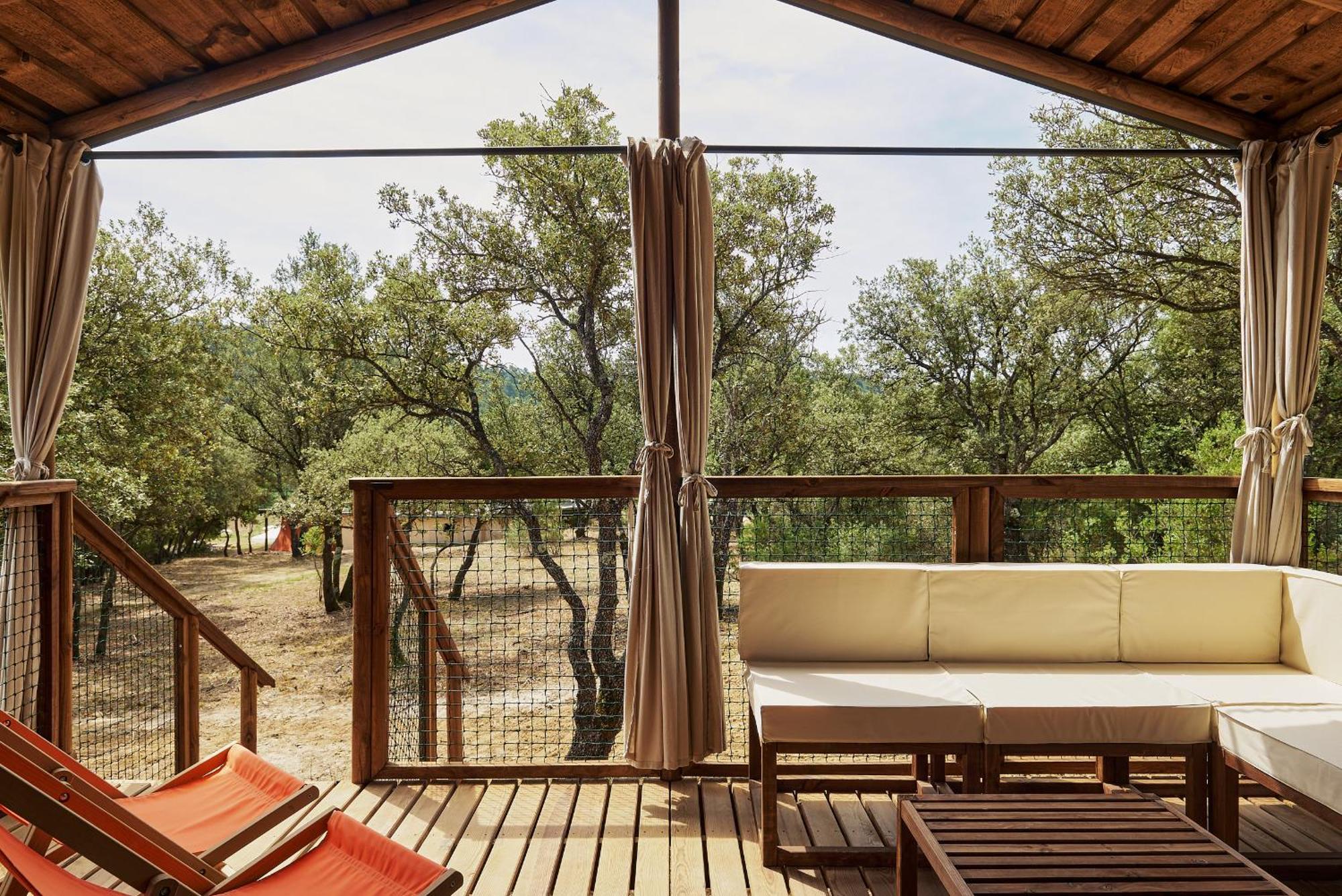 Domaine La Ferme Hi Bride Panzió Villelaure Kültér fotó