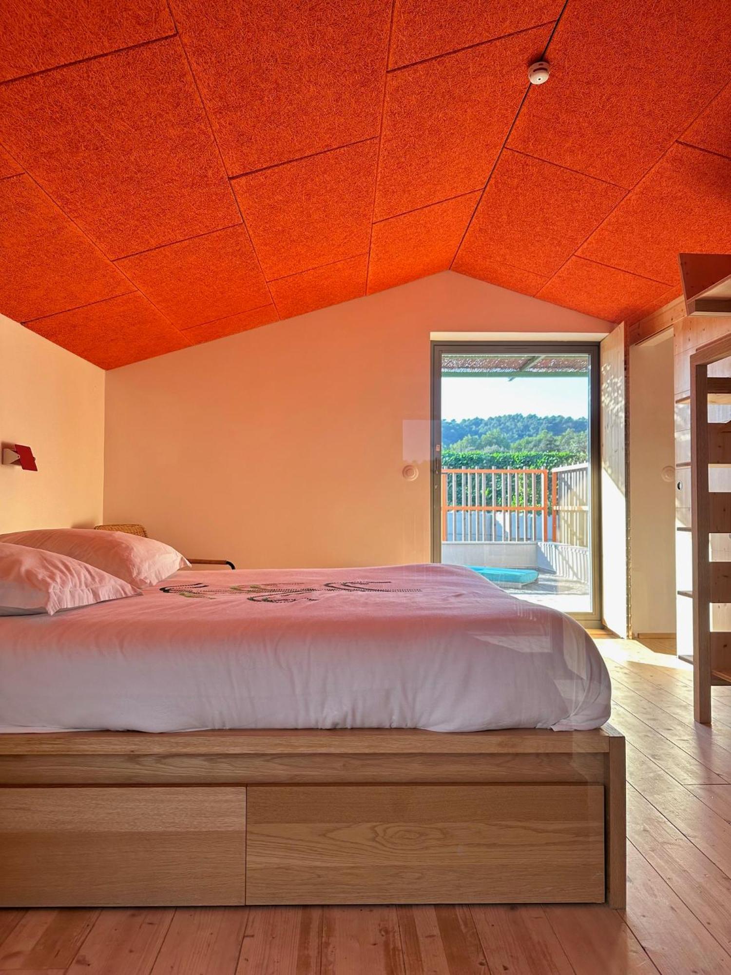 Domaine La Ferme Hi Bride Panzió Villelaure Kültér fotó