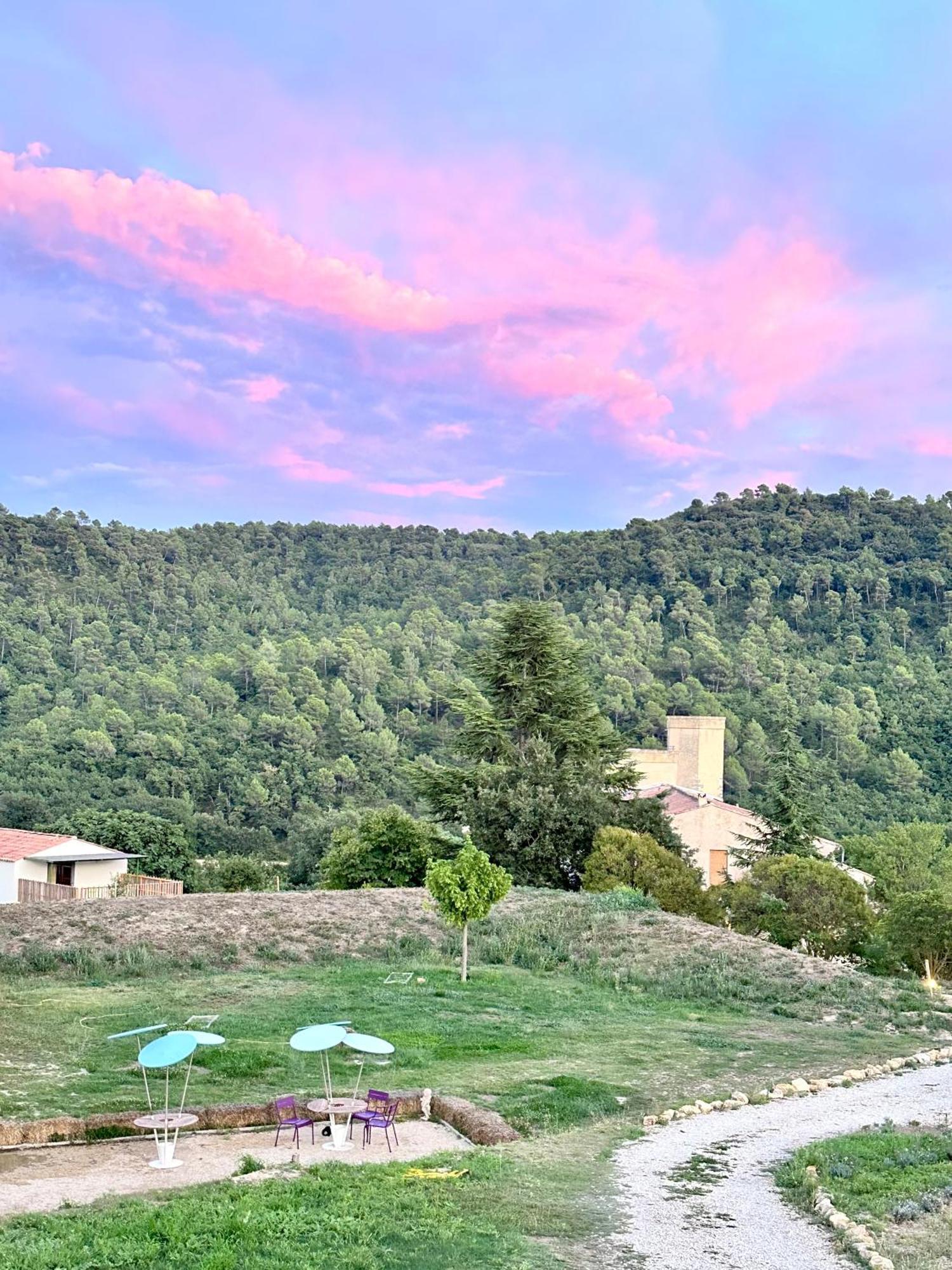 Domaine La Ferme Hi Bride Panzió Villelaure Kültér fotó
