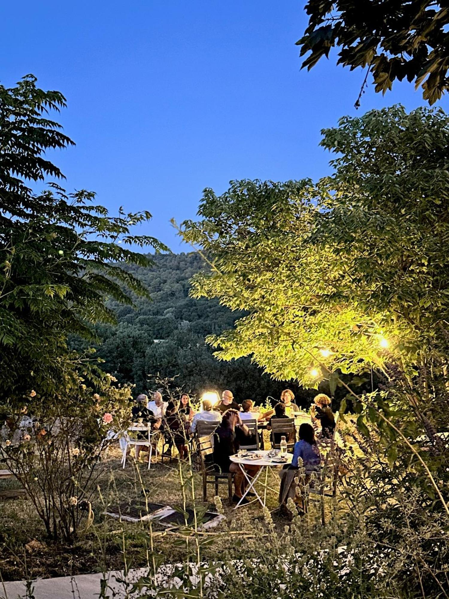 Domaine La Ferme Hi Bride Panzió Villelaure Kültér fotó
