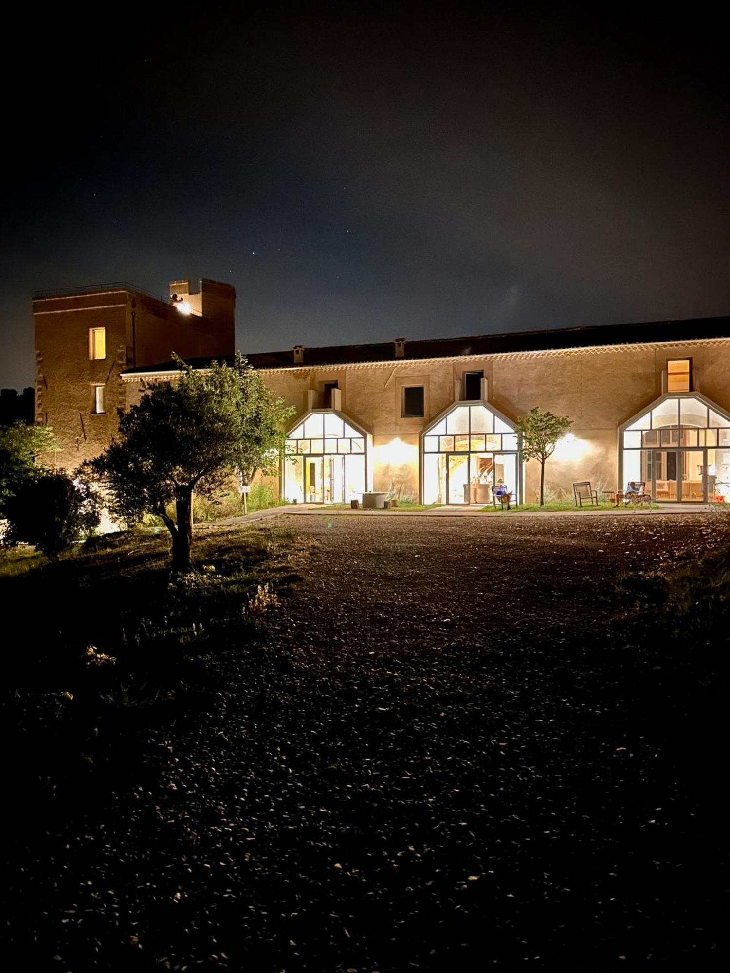 Domaine La Ferme Hi Bride Panzió Villelaure Kültér fotó